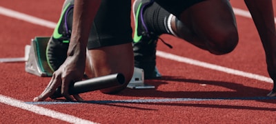 数字沙盘展示多维度体育赛事数据分析图表